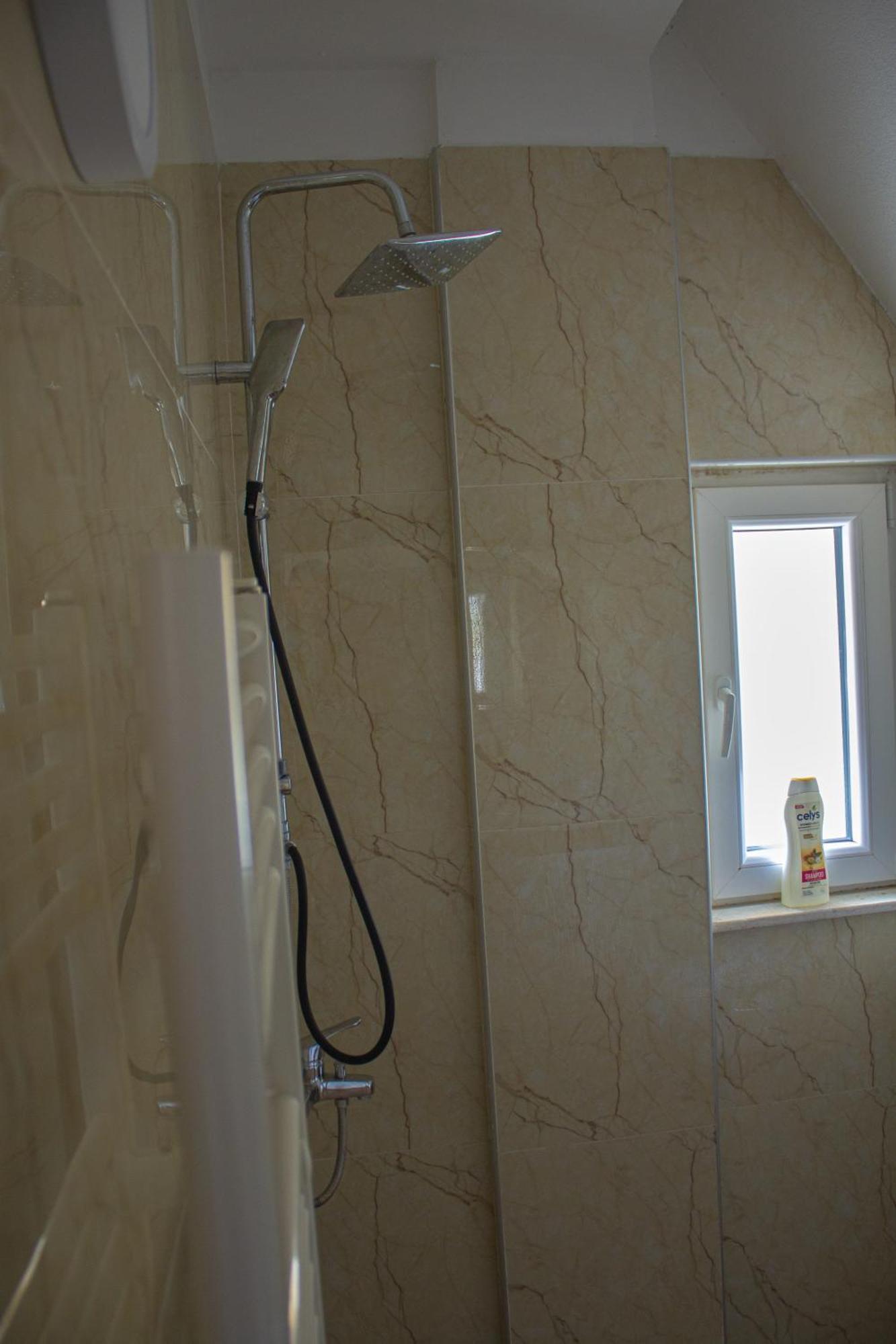 Aparthotel Bujtinat E Lugines Valbone Exteriér fotografie