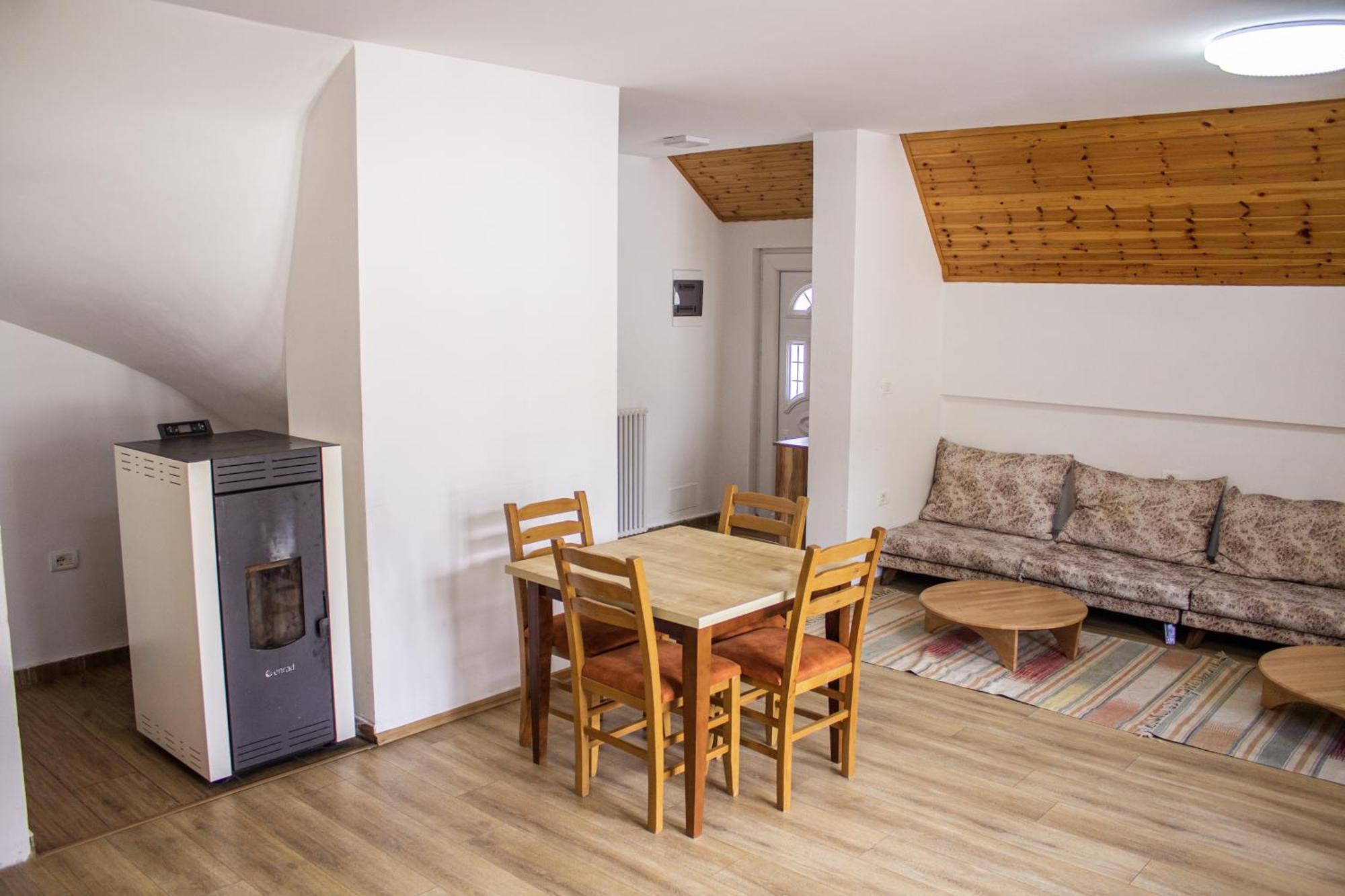 Aparthotel Bujtinat E Lugines Valbone Exteriér fotografie