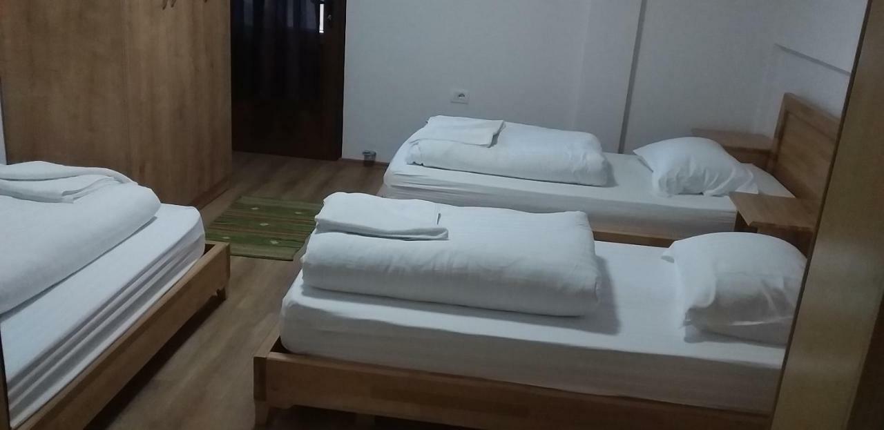 Aparthotel Bujtinat E Lugines Valbone Pokoj fotografie