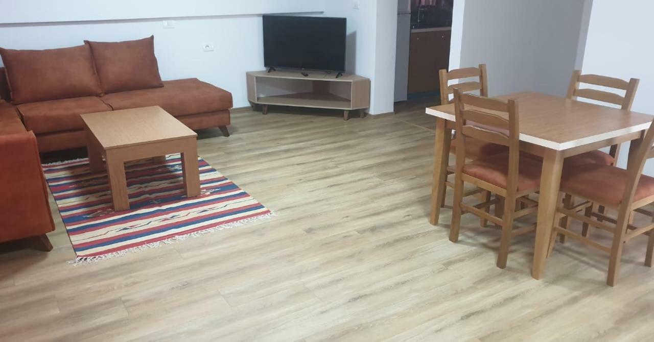 Aparthotel Bujtinat E Lugines Valbone Pokoj fotografie