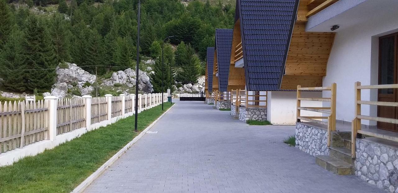 Aparthotel Bujtinat E Lugines Valbone Exteriér fotografie