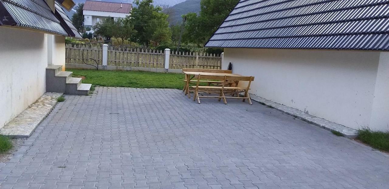 Aparthotel Bujtinat E Lugines Valbone Exteriér fotografie
